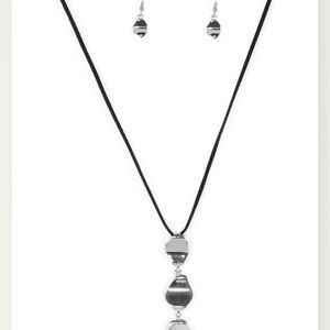 Paparazzi Black and Silver Necklace Set